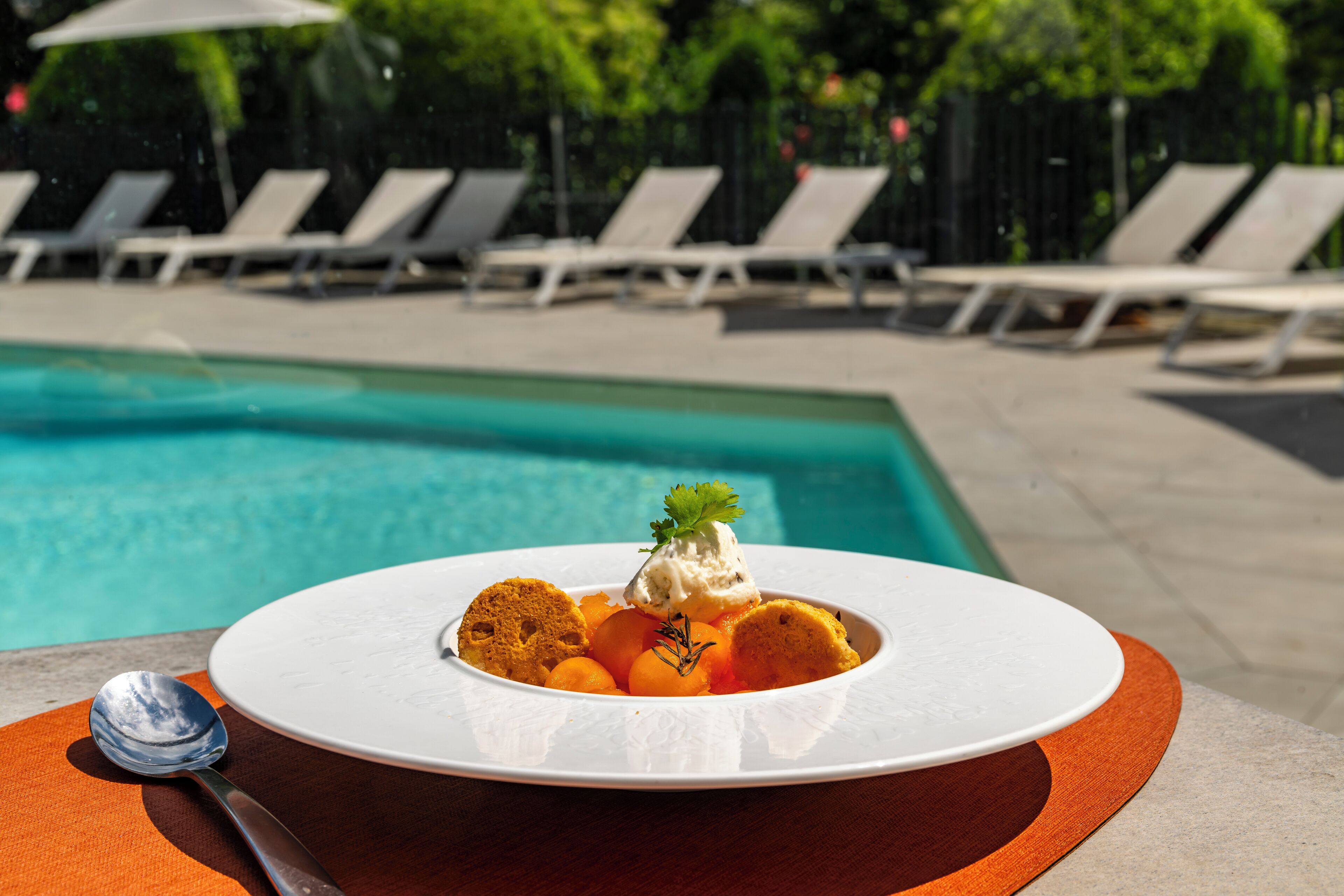 breakfast, lunch, dinner served; regional cuisine