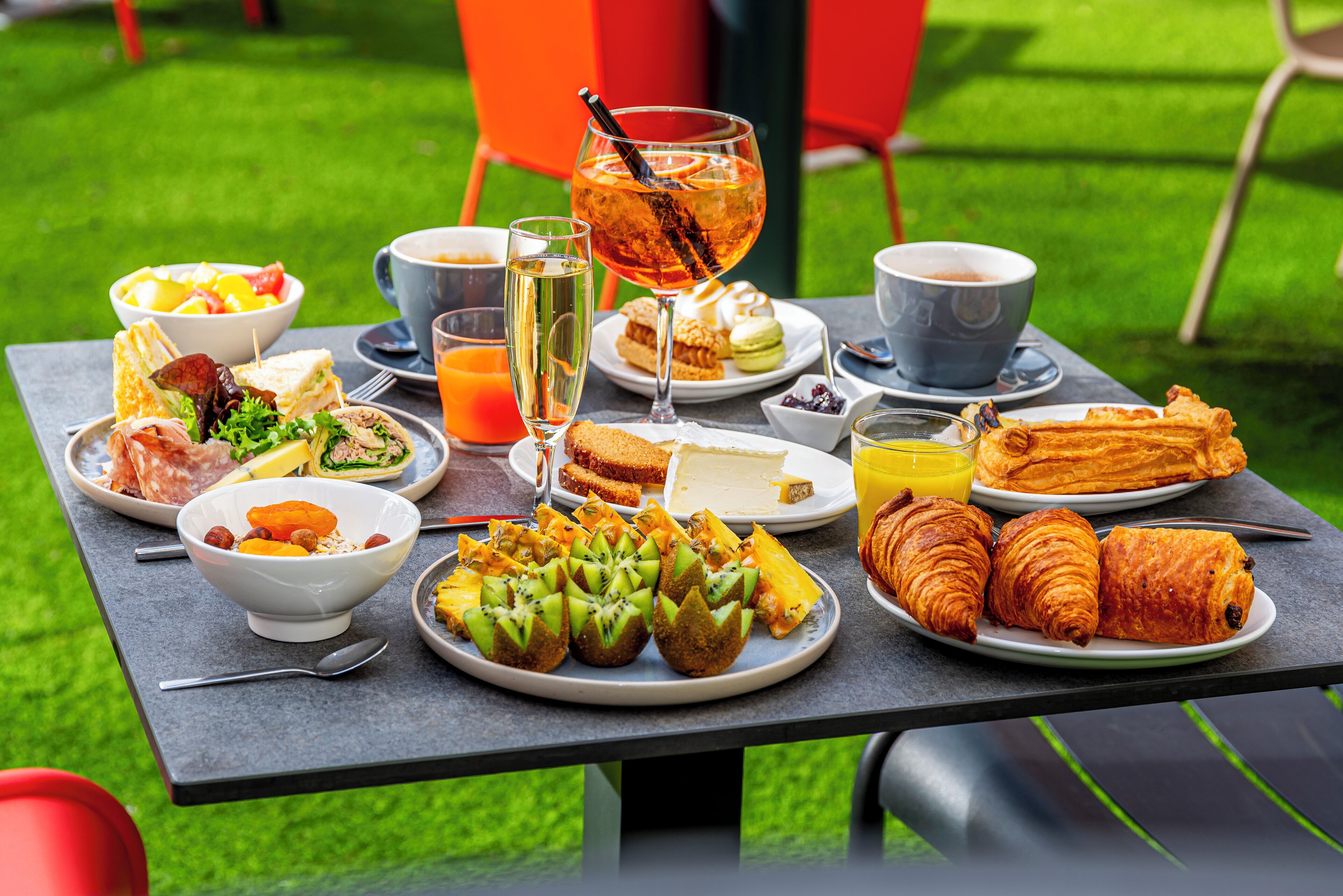 breakfast, lunch, dinner served; regional cuisine