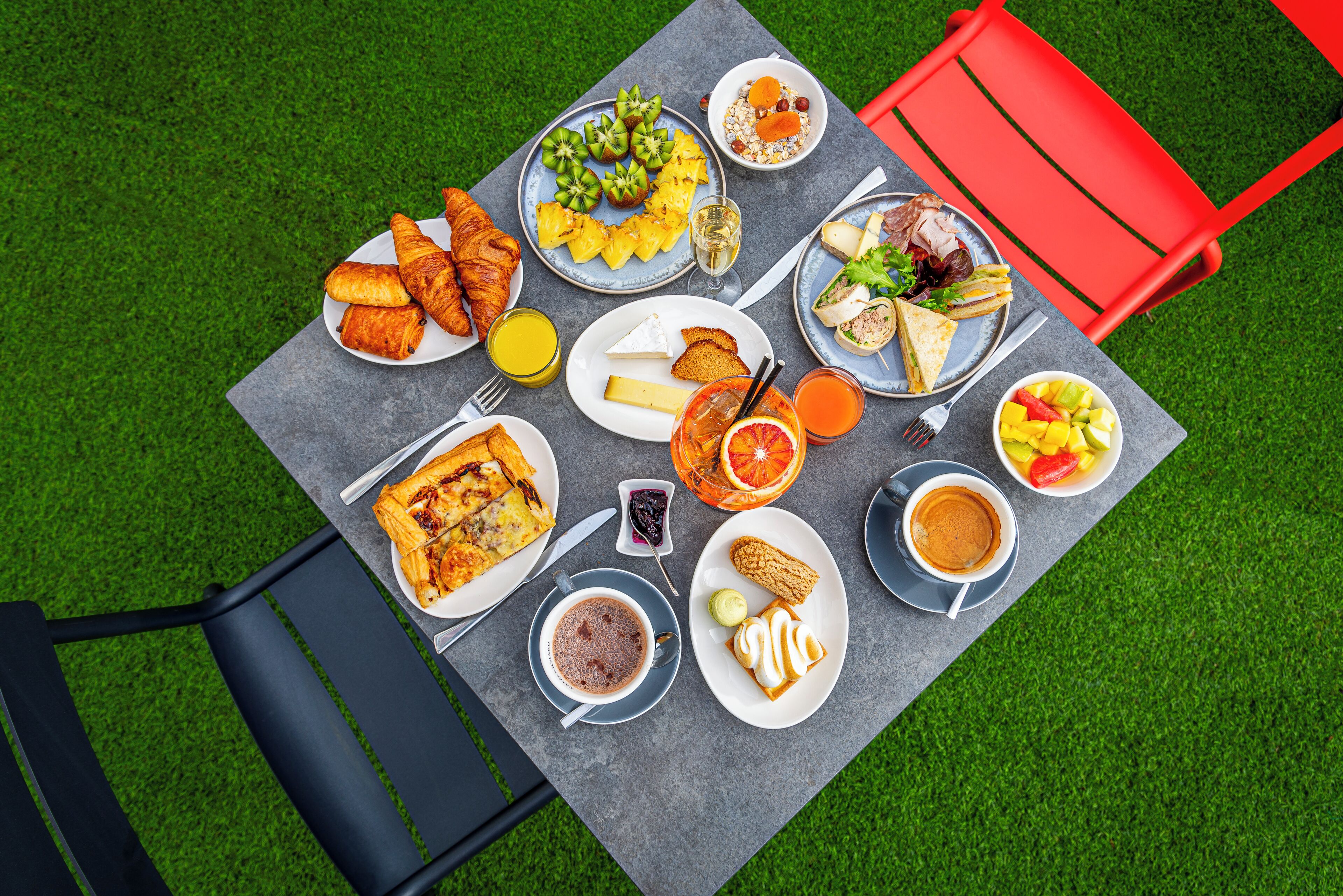 breakfast, lunch, dinner served; regional cuisine