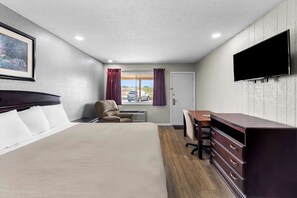 أسرّة قابلة للطي وواي فاي مجانًا وملاءات أسرّة ومُنبهات