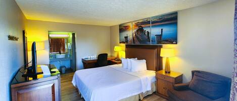 Room, 1 King Bed, Non Smoking (Remodeled) | Desk, blackout drapes, free cribs/infant beds, free WiFi