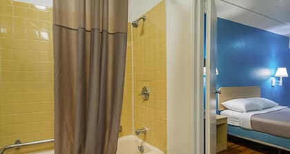 Motel 6 Knoxville, TN - North