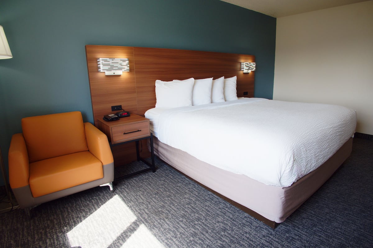 Down comforters, in-room safe, individually furnished, desk