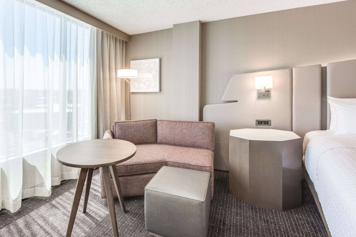 Egyptian cotton sheets, premium bedding, pillow-top beds, in-room safe