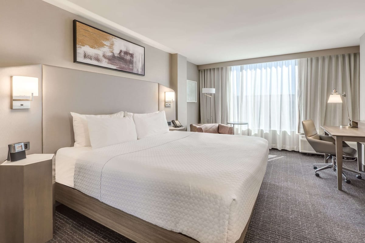 Egyptian cotton sheets, premium bedding, pillow-top beds, in-room safe