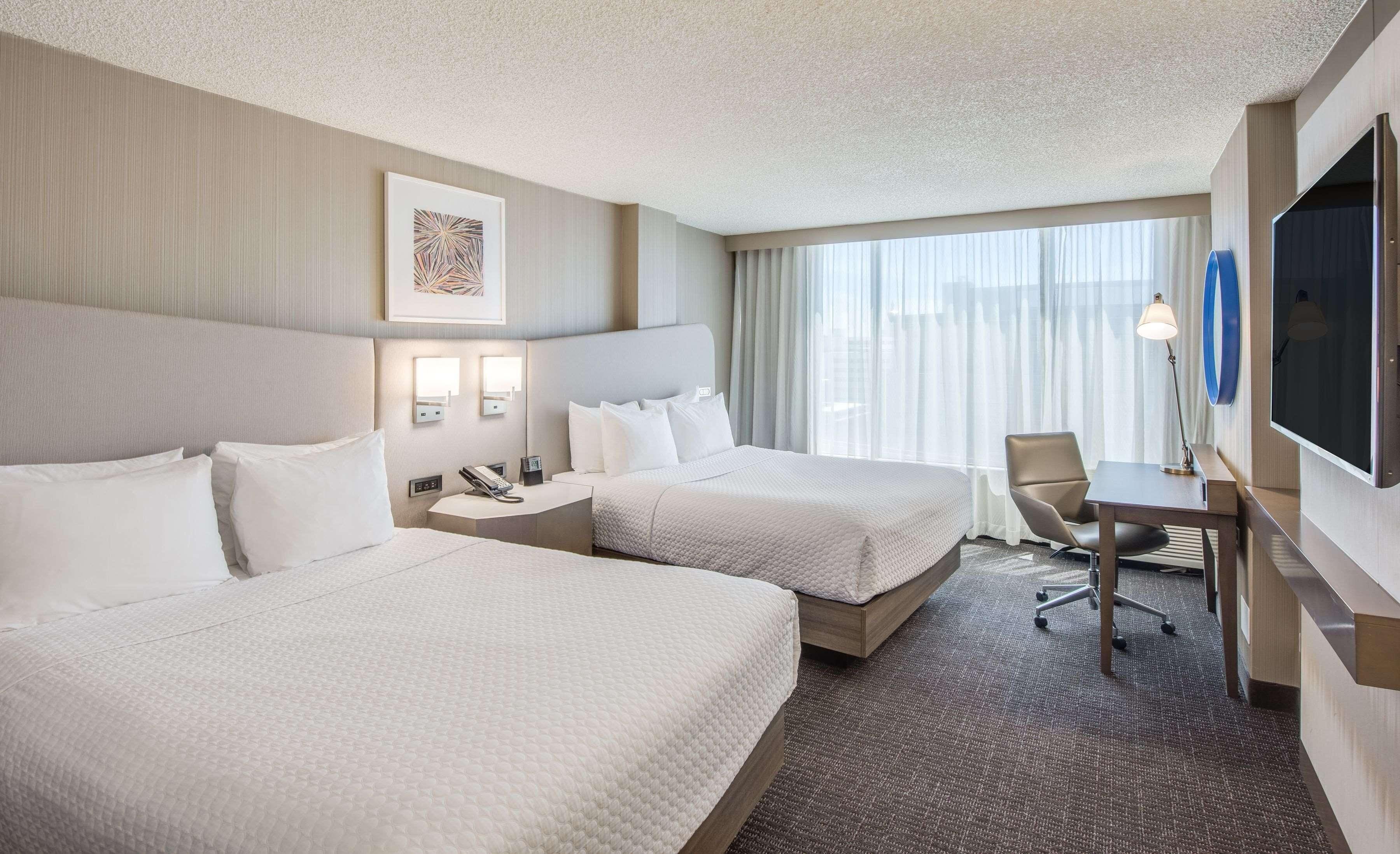 Egyptian cotton sheets, premium bedding, pillowtop beds, in-room safe