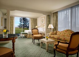 华丽客房, 1 张特大床 | 客房内保险箱、办公桌、遮光窗帘、熨斗/熨衣板