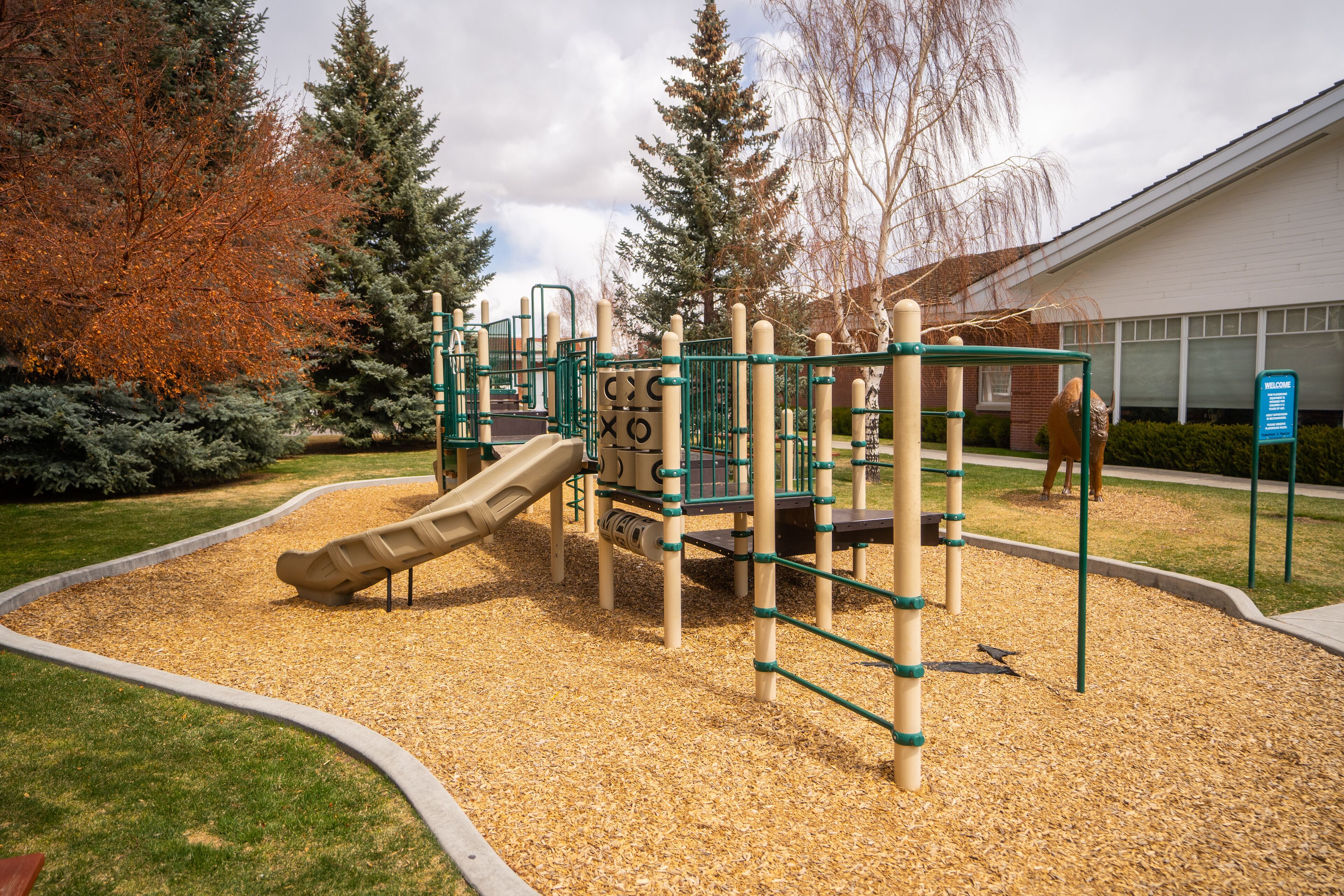 children’s play area – outdoor