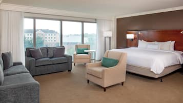 Down comforters, in-room safe, desk, soundproofing