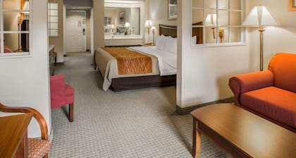 Rodeway Inn & Suites Cherokee On the River