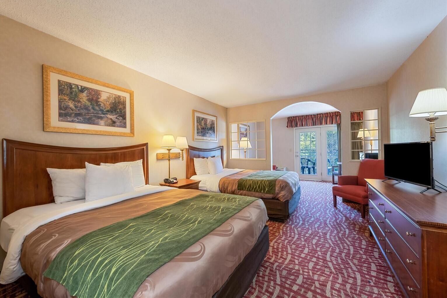 Iron/ironing board, free WiFi, bed sheets