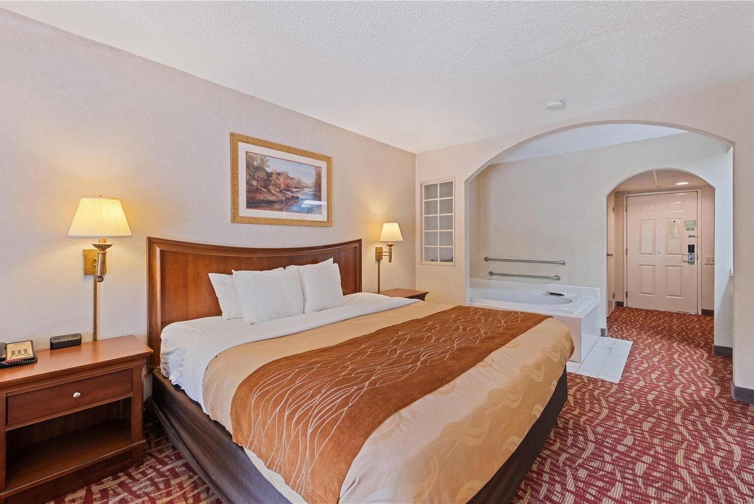 Iron/ironing board, free WiFi, bed sheets