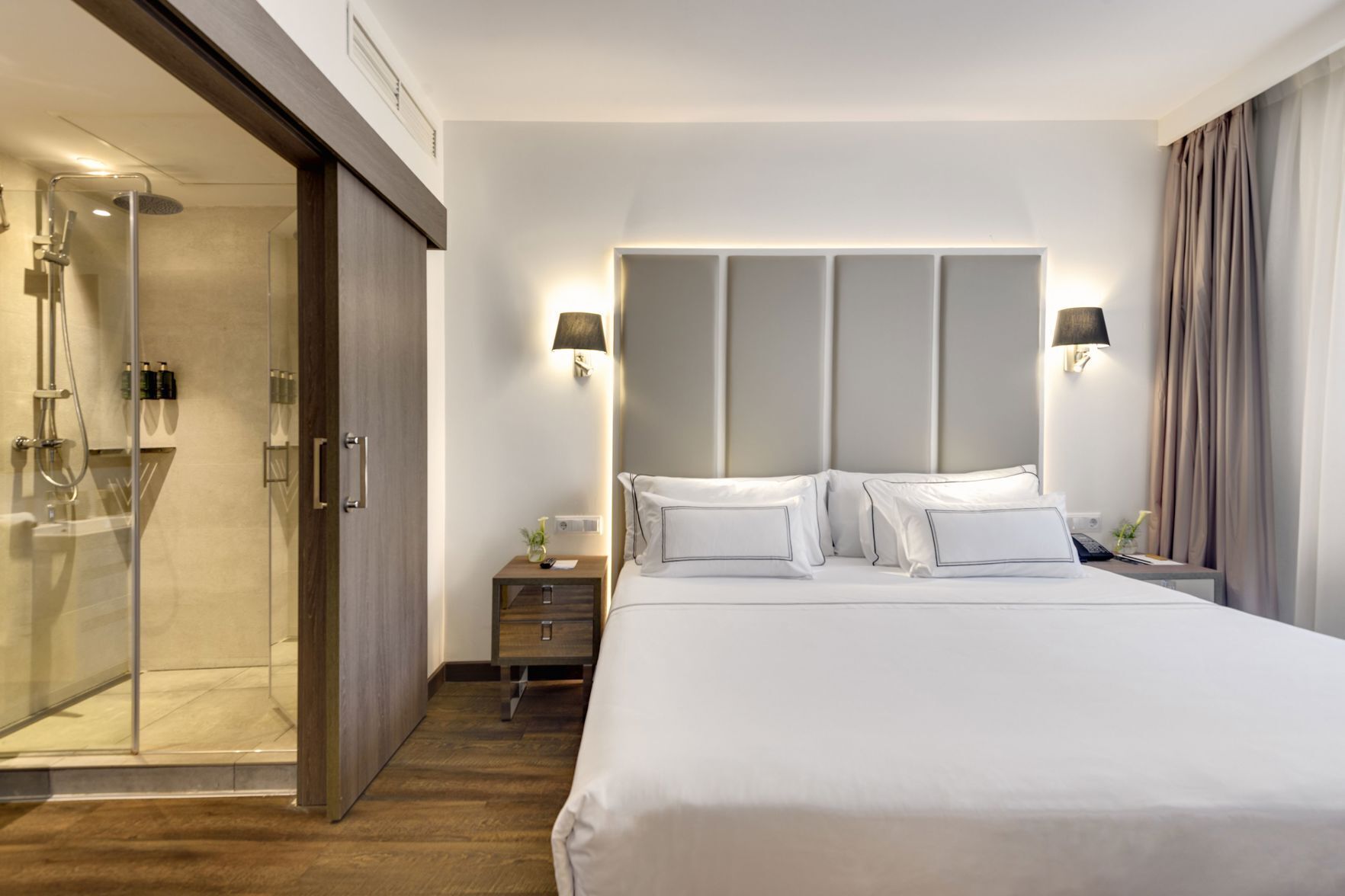 Sábanas de algodón egipcio, ropa de cama de alta calidad y minibar 