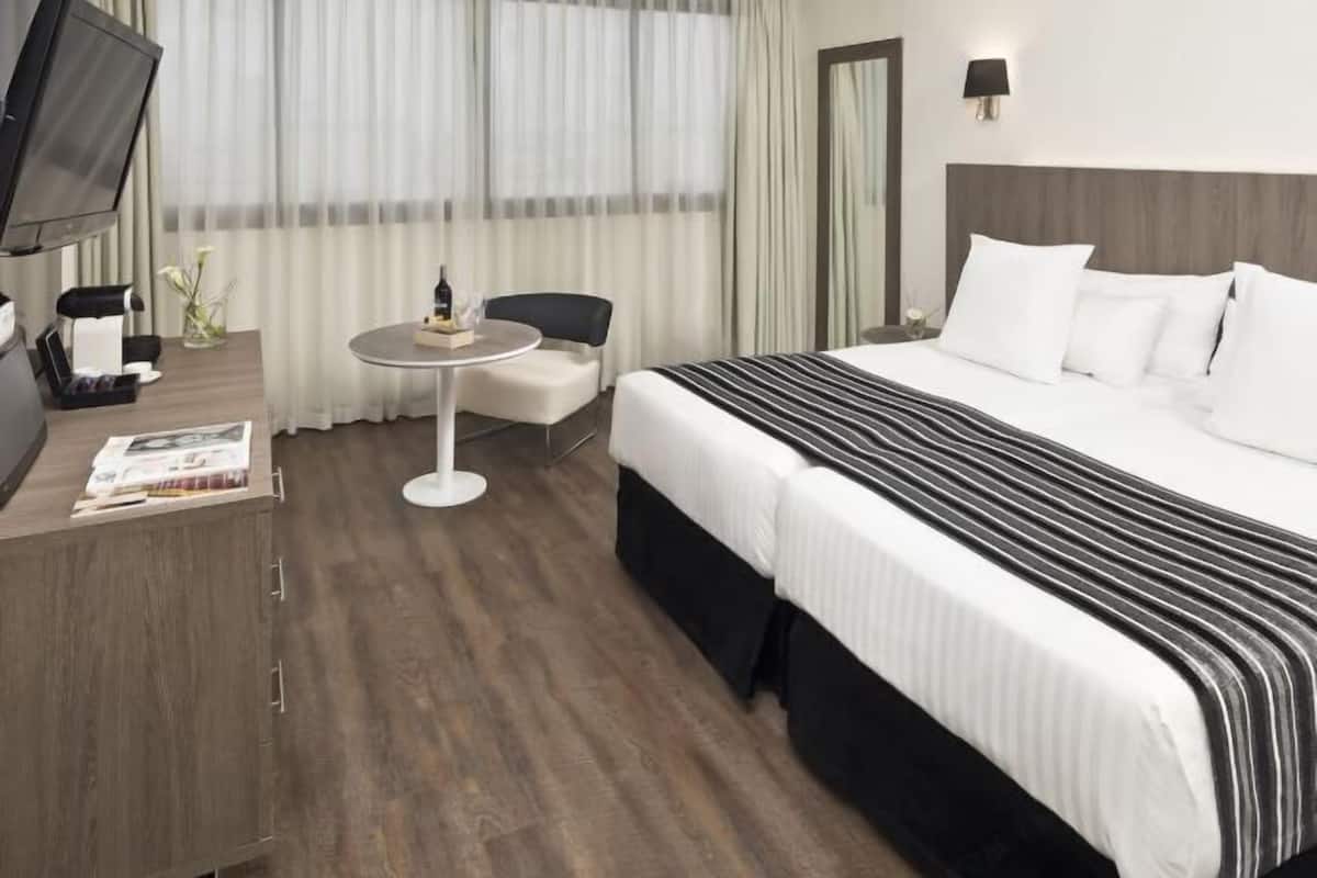 1 bedroom, Egyptian cotton sheets, premium bedding, minibar