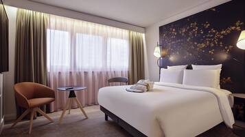 Privilege, Room, 1 Double Bed | Premium bedding, in-room safe, desk, laptop workspace