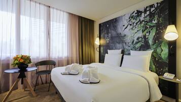 Privilege, Room, 1 Double Bed | Premium bedding, in-room safe, desk, laptop workspace