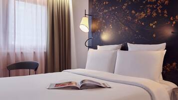 Premium bedding, in-room safe, desk, laptop workspace
