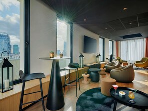 Dinner served - Hotel Mercure Paris La Défense (Courbevoie)