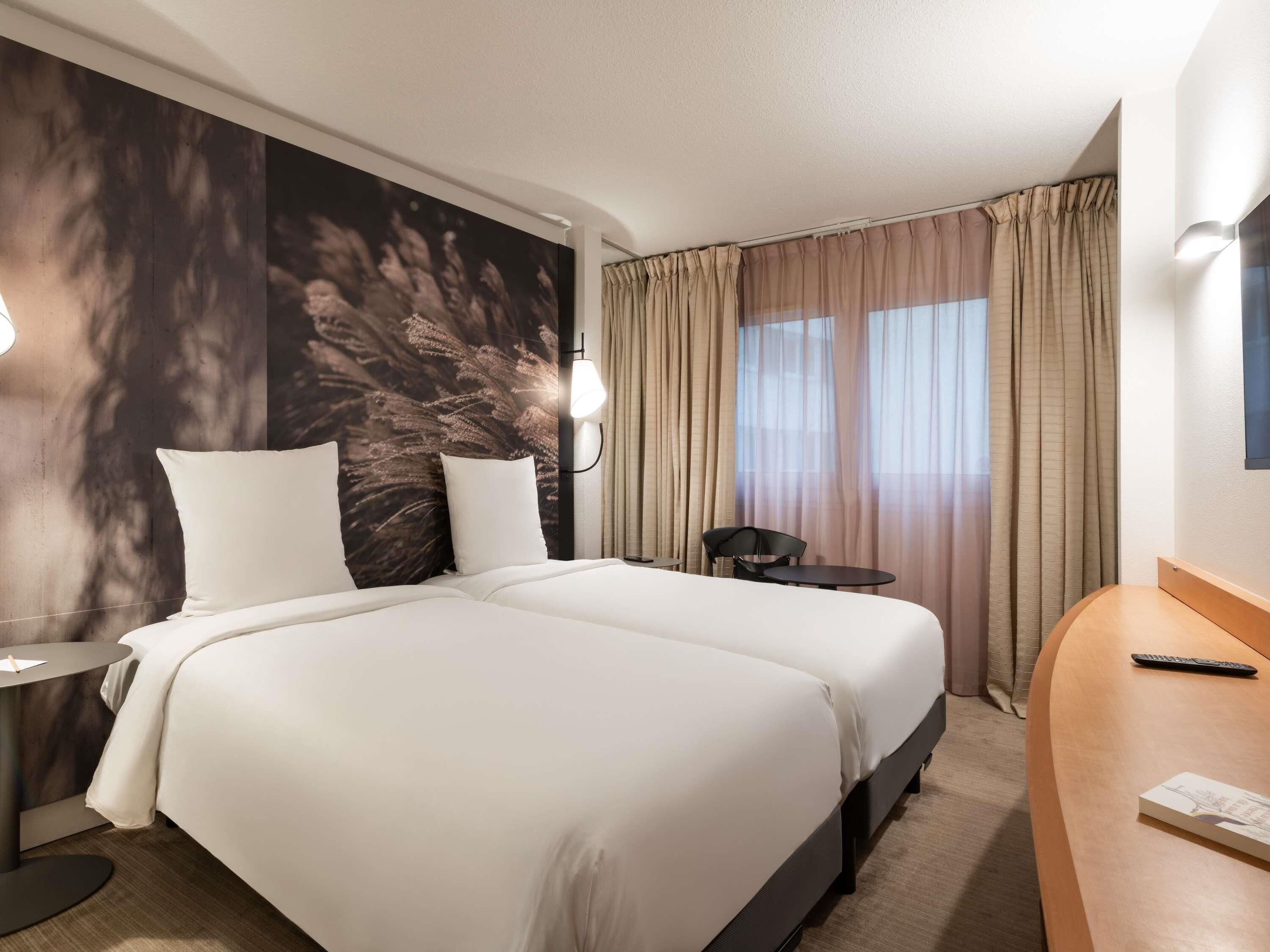 Premium bedding, in-room safe, desk, laptop workspace