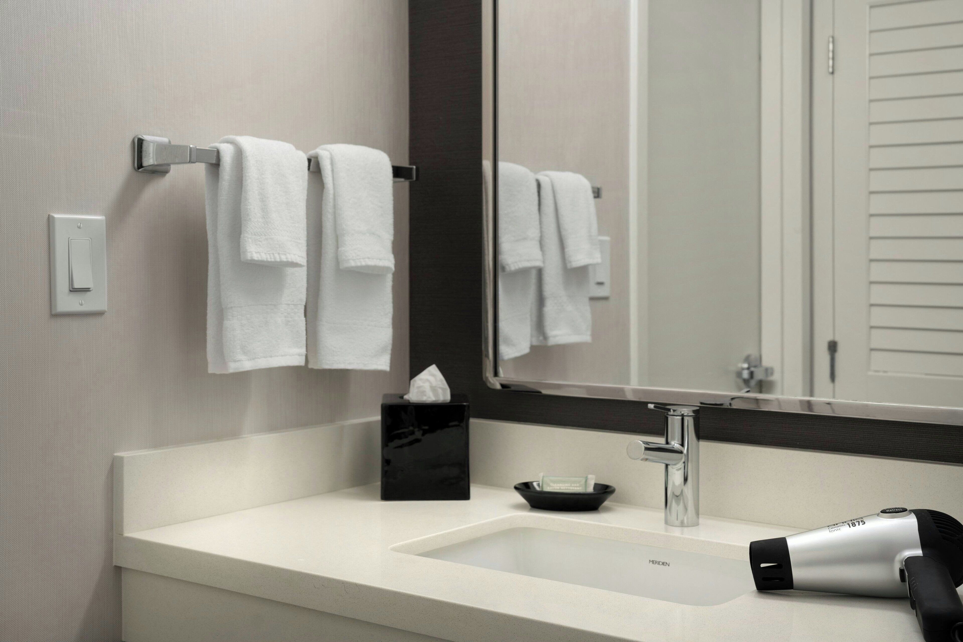 combined shower/bathtub, free toiletries, hair dryer, towels