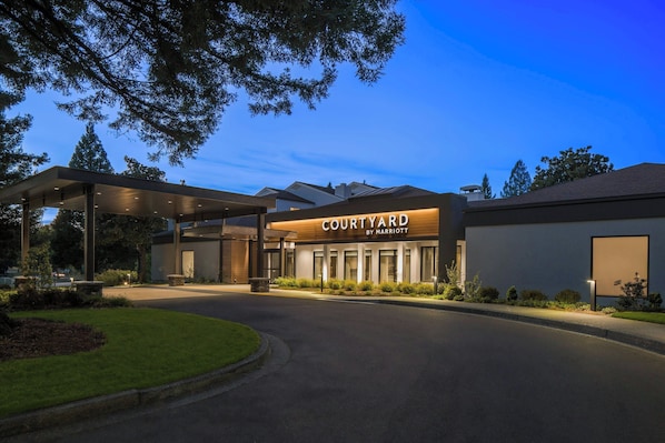 Exterior - Courtyard by Marriott Portland Beaverton (Beaverton)