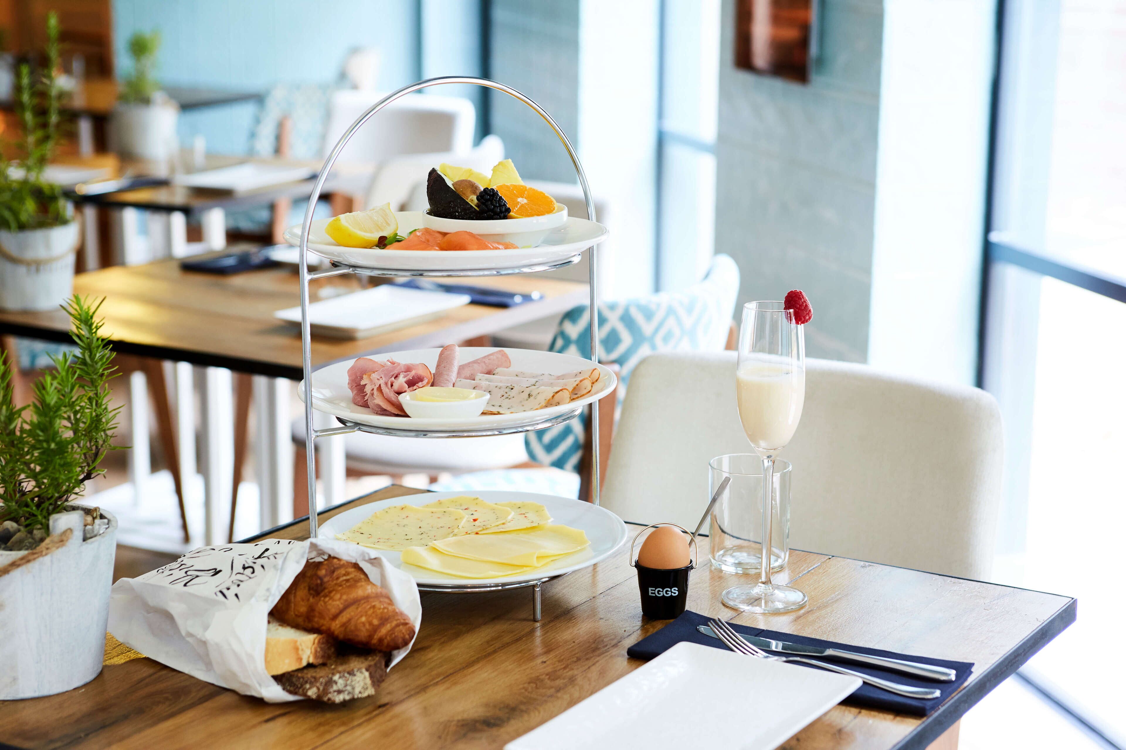 daily continental breakfast (eur 20.50 per person)