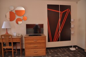 客房内保险箱、特色装修、特色家居、办公桌