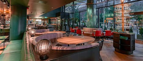 Breakfast, lunch, dinner served; local and international cuisine