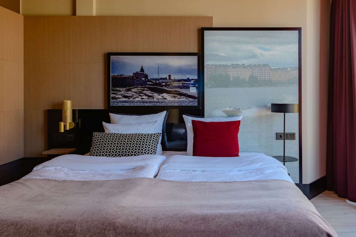 Minibar, in-room safe, soundproofing, iron/ironing board