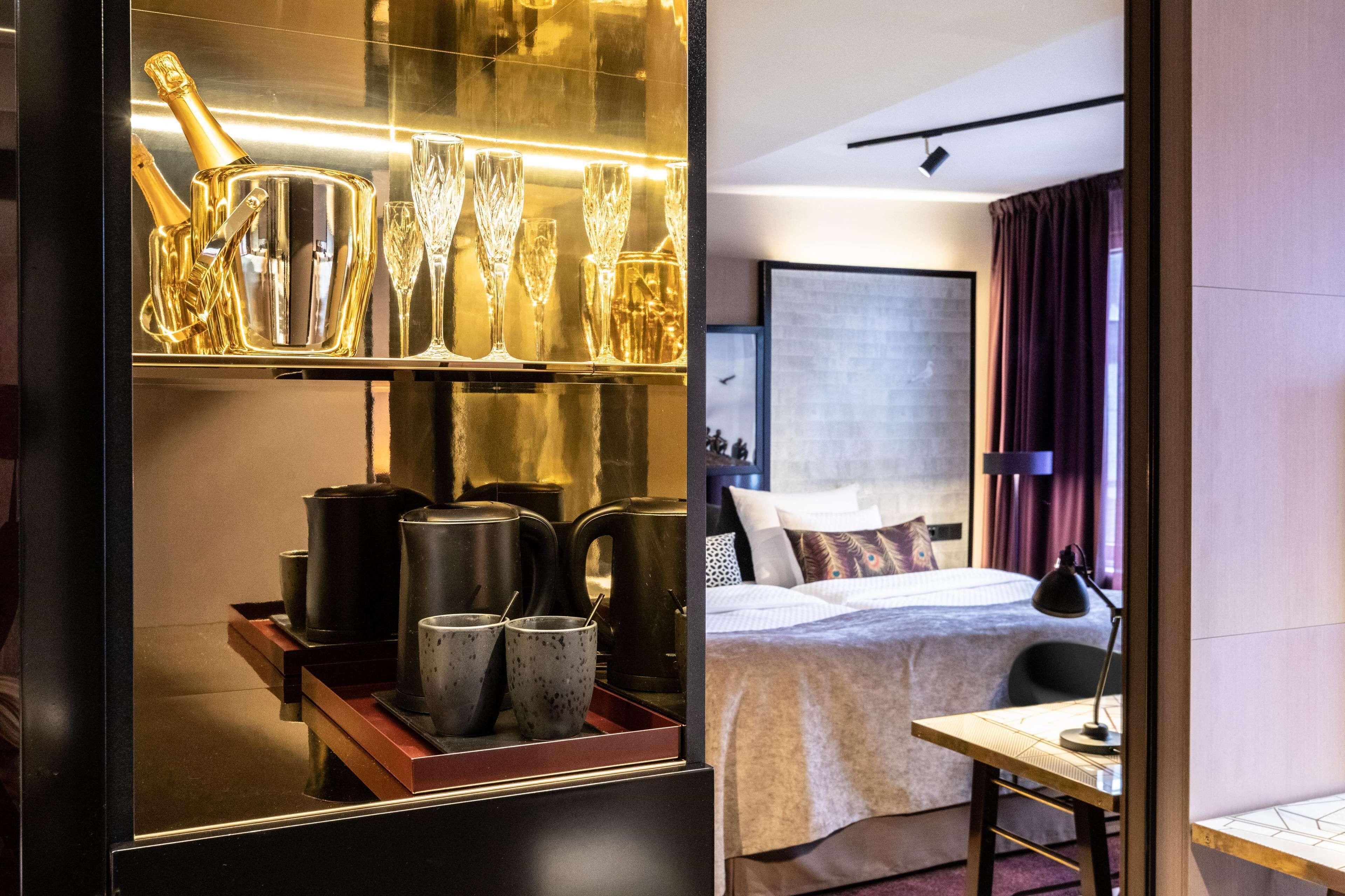 Habitación doble clásica | Minibar, caja de seguridad en la habitación y insonorización 