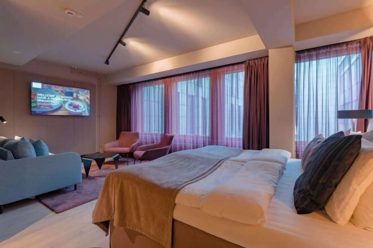 Minibar, in-room safe, soundproofing, iron/ironing board