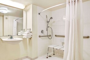 Douche, articles de toilette (gratuits), séchoir à cheveux