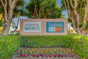 Exterior - Sonesta ES Suites Huntington Beach Fountain Valley (Fountain Valley)