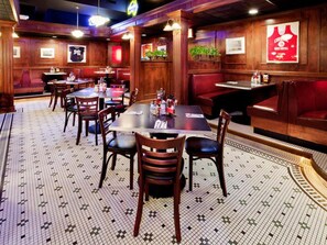 Restaurant - Hotel Ithaca (Ithaca)
