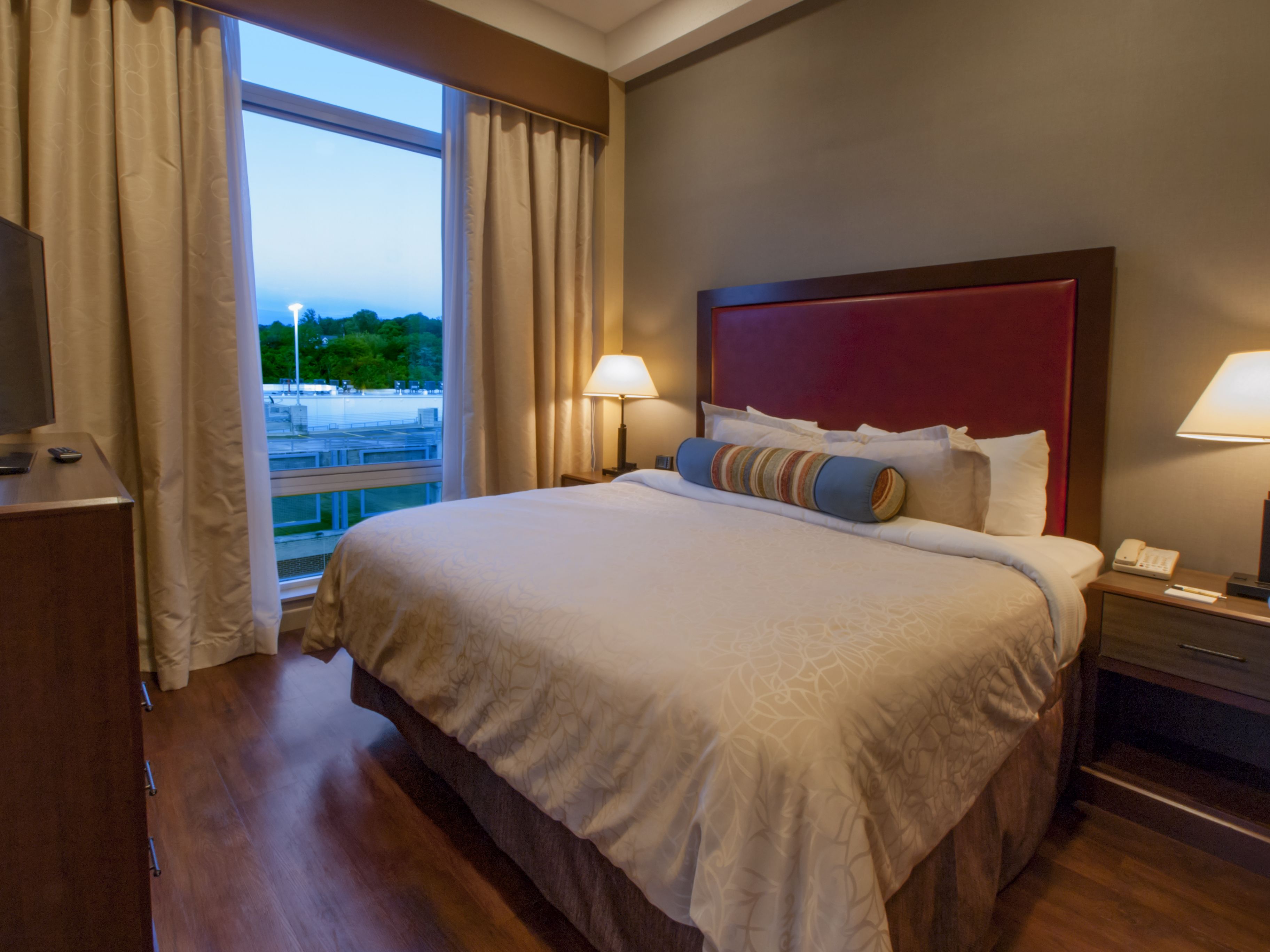 king executive tower suite | 1 bedroom, premium bedding, desk, laptop workspace