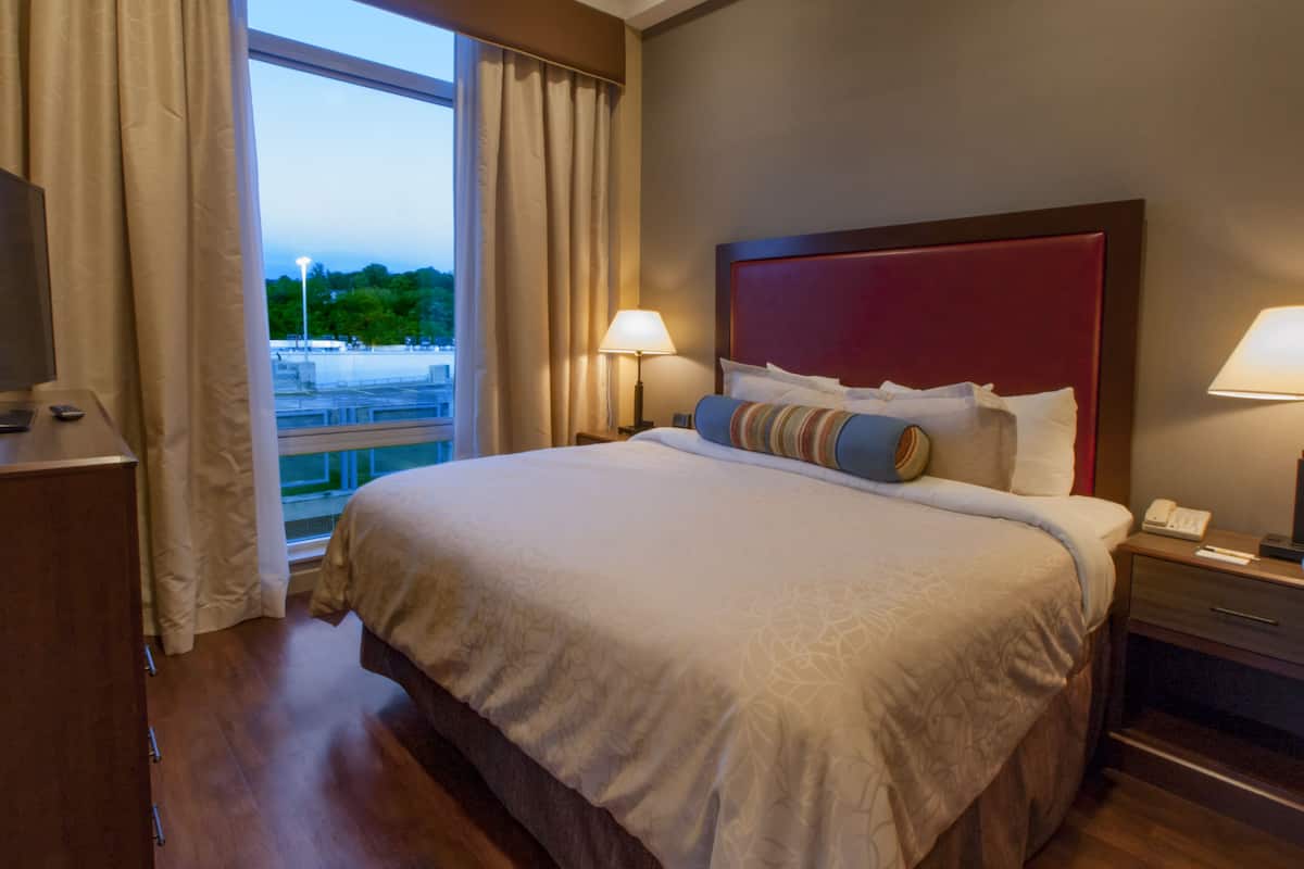 king executive tower suite | 1 bedroom, premium bedding, desk, laptop workspace