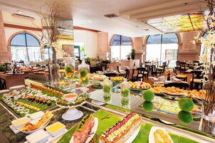 Breakfast, lunch, dinner served; Mexican cuisine 