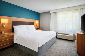 Suite, 2 Bedrooms | Premium bedding, pillow-top beds, in-room safe, desk