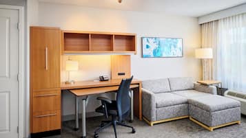 Studio, 1 King Bed with Sofa bed | Living area