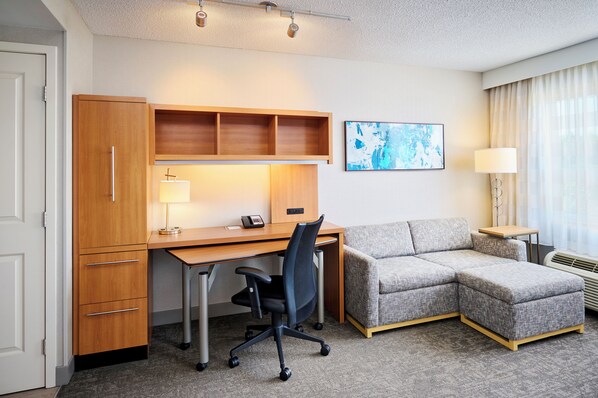 Studio, 1 King Bed with Sofa bed | Living area