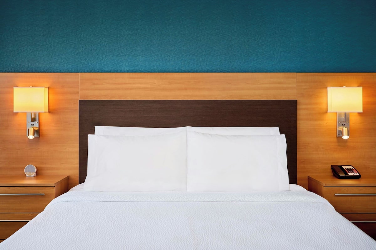 Premium bedding, pillow-top beds, in-room safe, desk