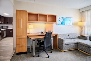 Suite, 2 Bedrooms | Living area