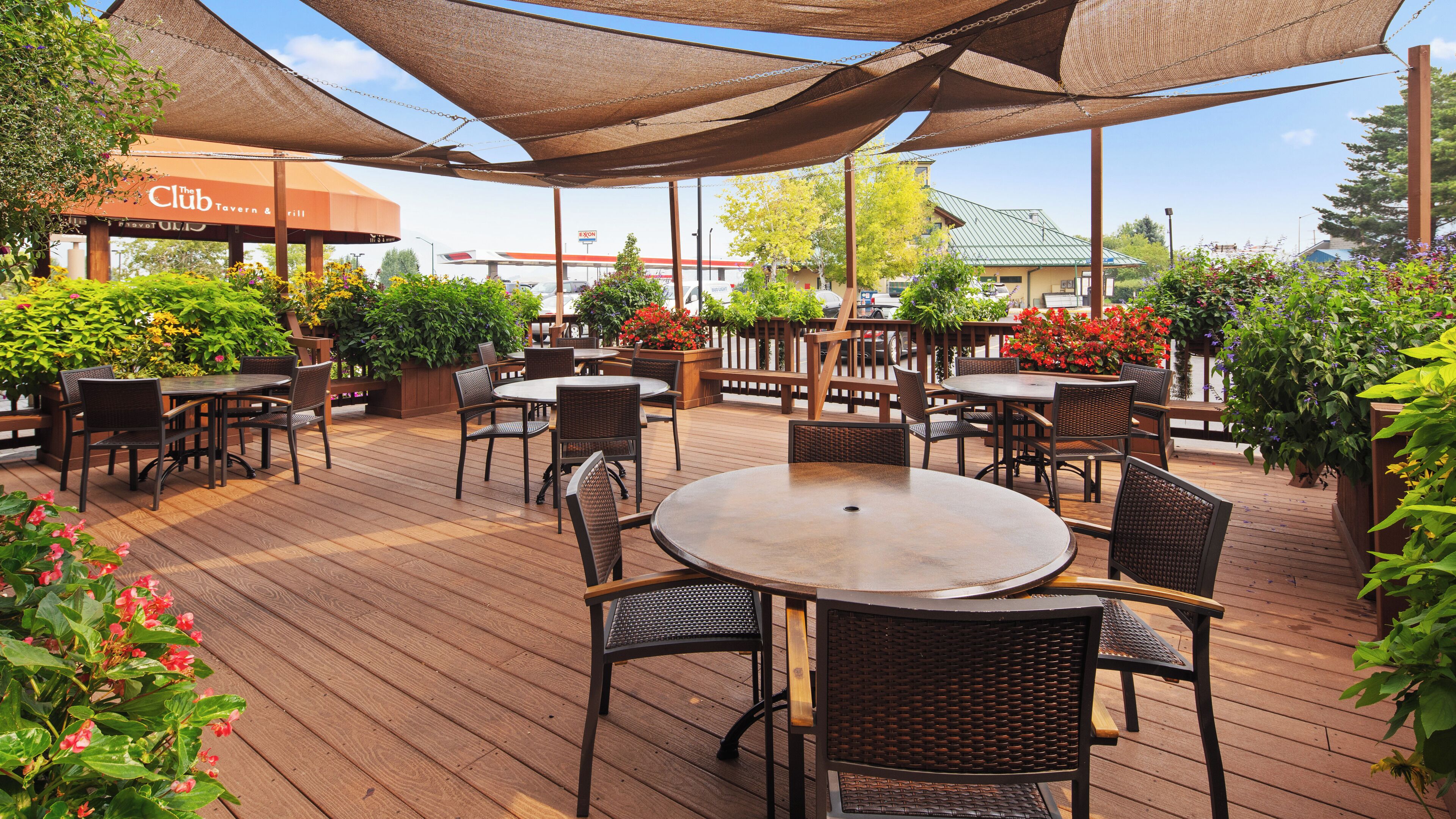 breakfast, lunch, dinner served; american cuisine