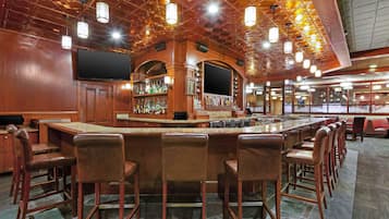 Breakfast, lunch, dinner served; American cuisine