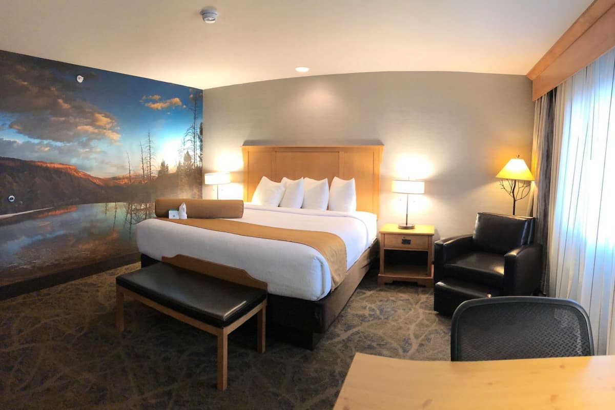 Premium bedding, pillowtop beds, in-room safe, desk
