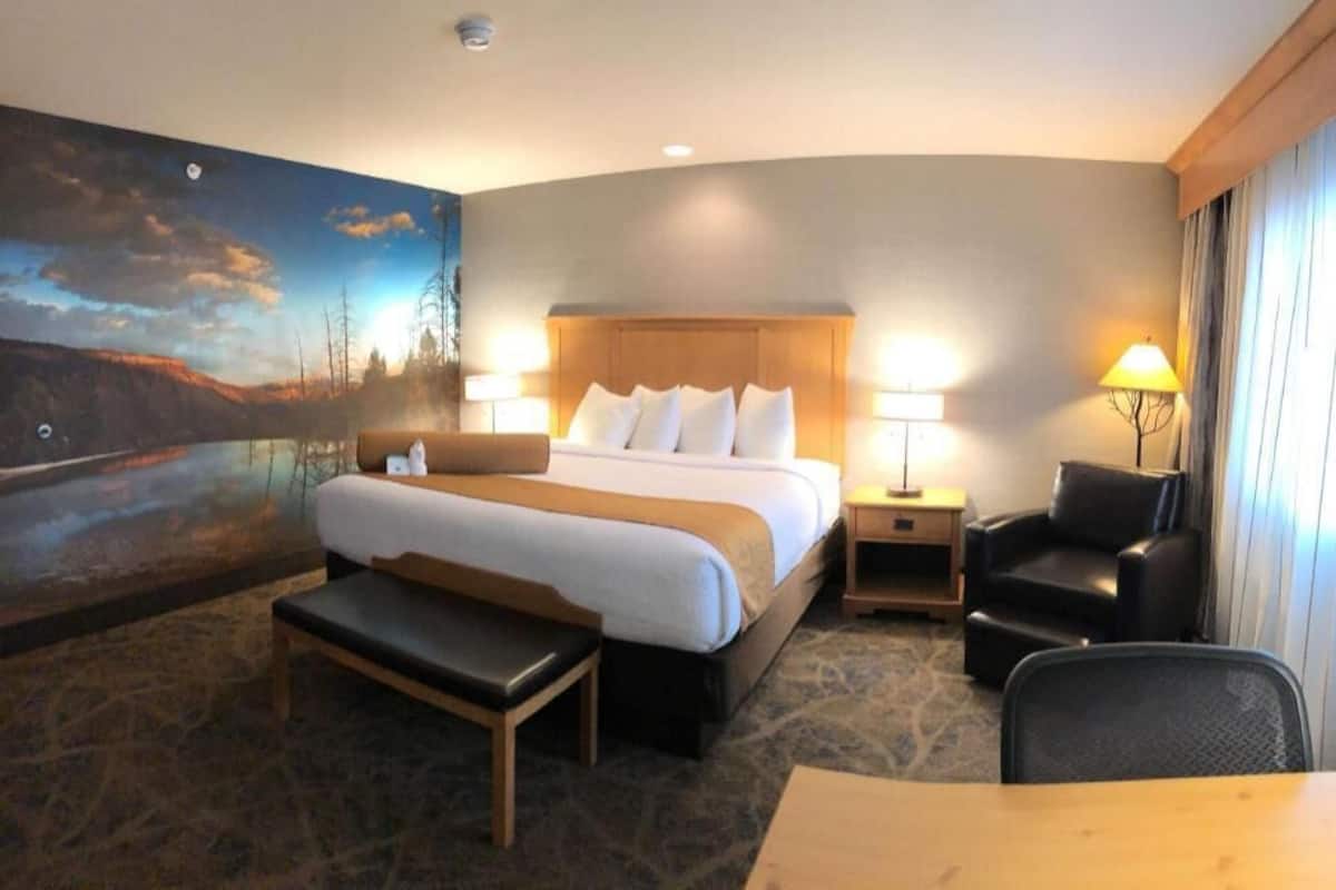 Premium bedding, pillowtop beds, in-room safe, desk