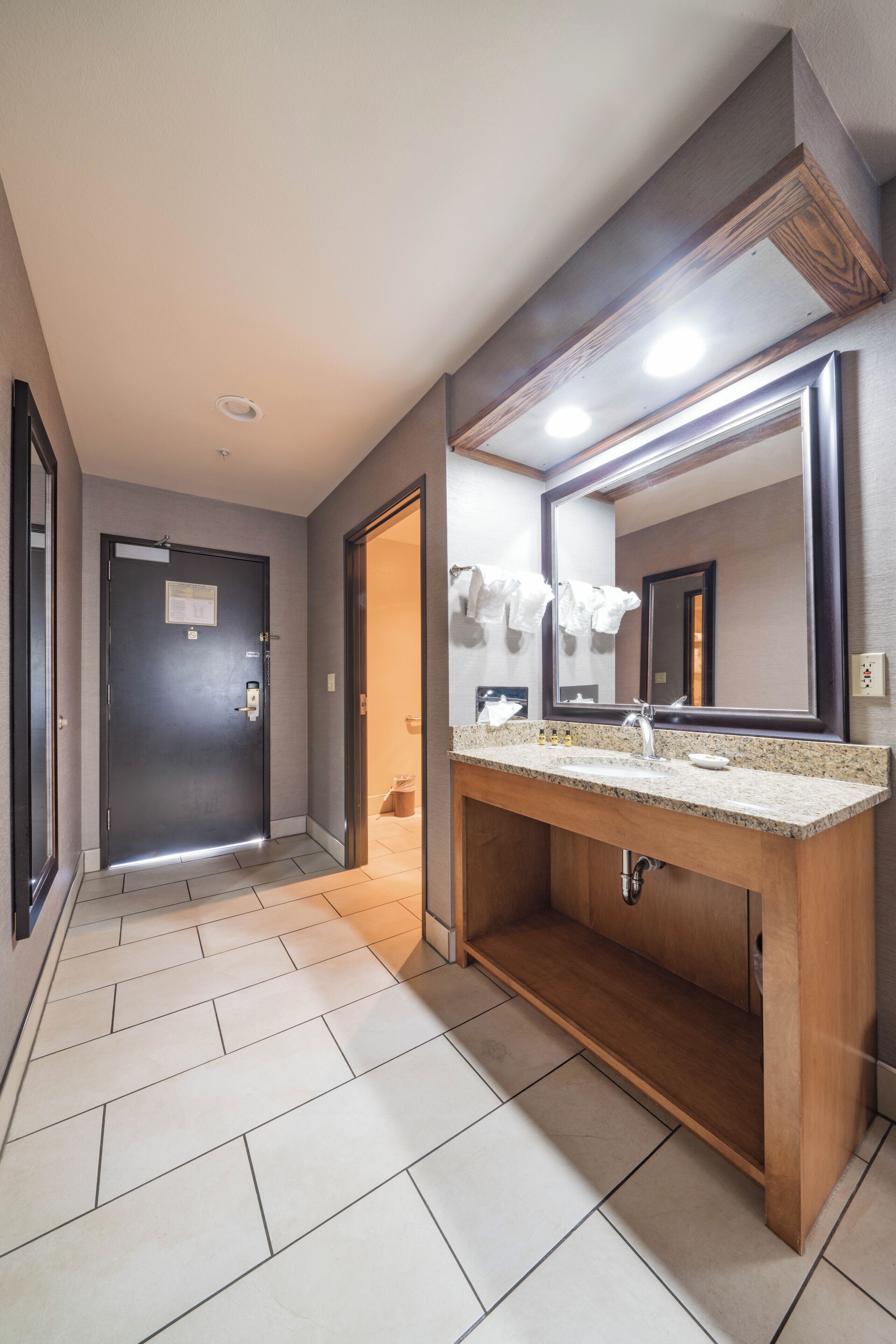 Foto - Best Western Plus GranTree Inn