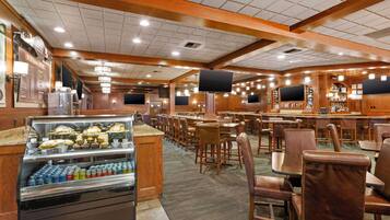 Breakfast, lunch, dinner served; American cuisine