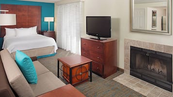Premium bedding, in-room safe, desk, laptop workspace