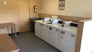 Interior - Americas Best Value Inn (Norfolk)